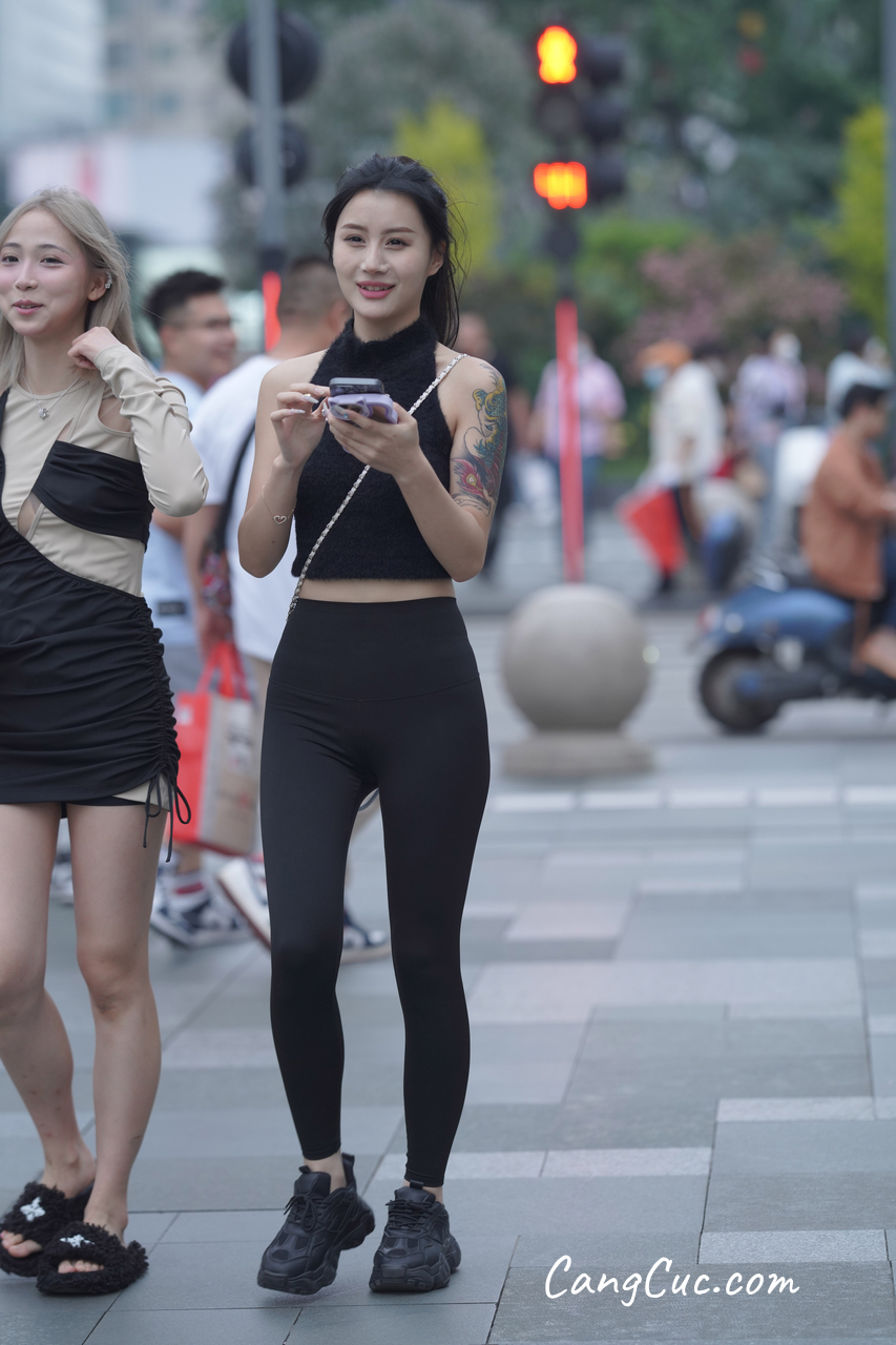 [精选街拍作品] No.3586 黑色瑜伽运动装